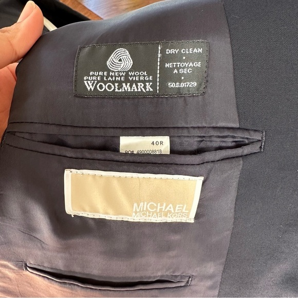 MICHAEL Michael Kors Black 100% Wool 2 Button Blazer Sport Coats Size: 40R - Picture 6 of 16